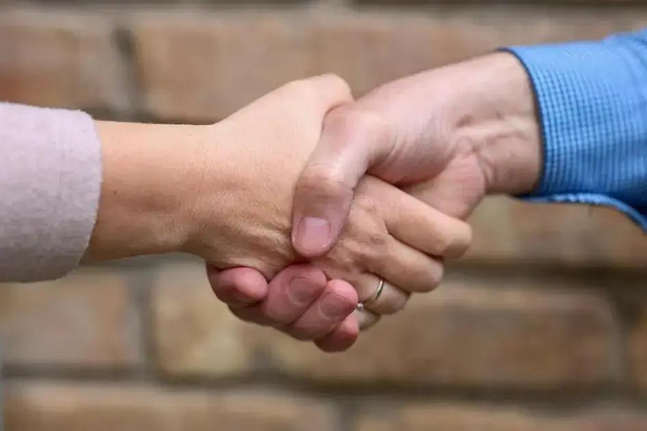 Expresiones para mostrar acuerdo o desacuerdo en inglés